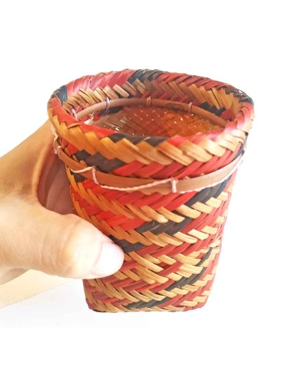 Arte indigena com palha