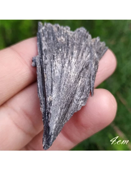 Vassoura de Bruxa ou Cianita Preta 4cm