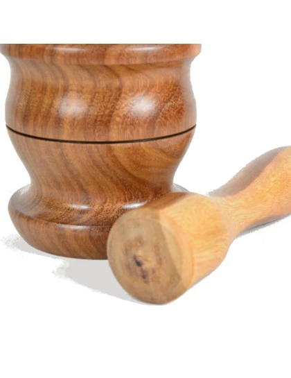 Pilão de madeira